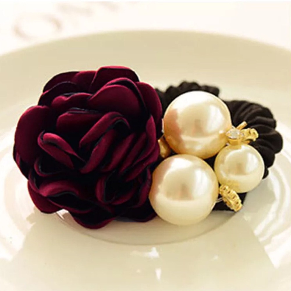 Just In🥀Rose & Pearls Hair tie🥀